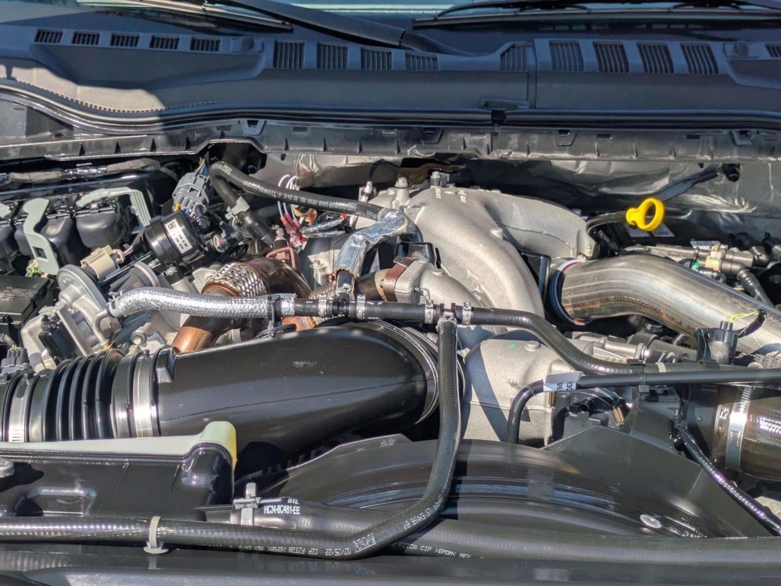 2022 Ford Super Duty F-250 SRW LARIAT 4WD Crew Cab 6.75' Box