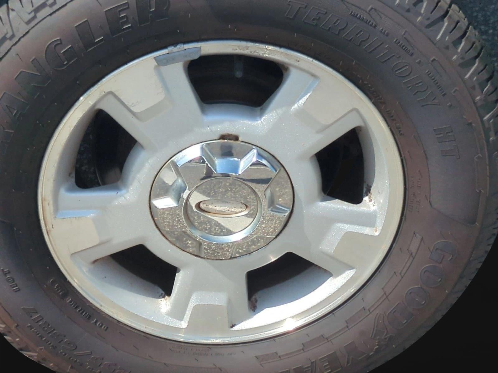 2010 Ford F-150 2WD SuperCrew 5-1/2 Ft Box XLT