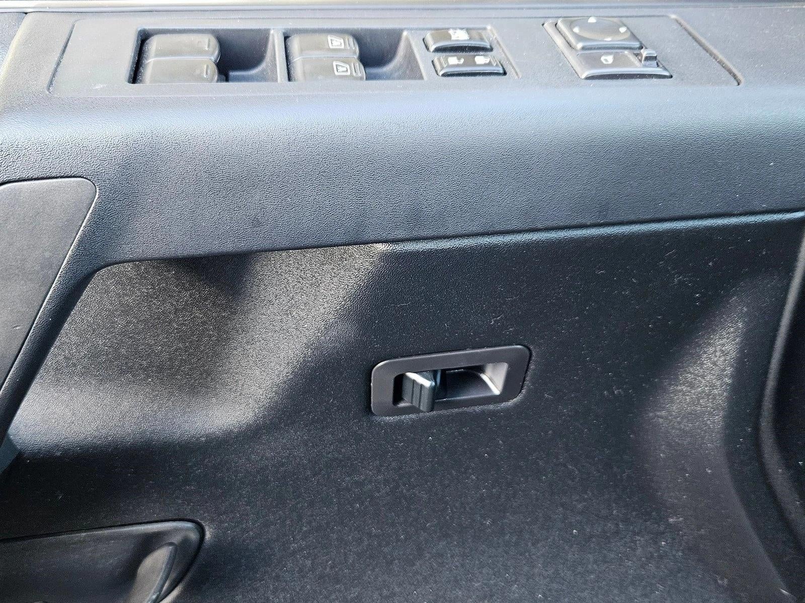 2014 Nissan Titan 2WD Crew Cab Short Bed SV