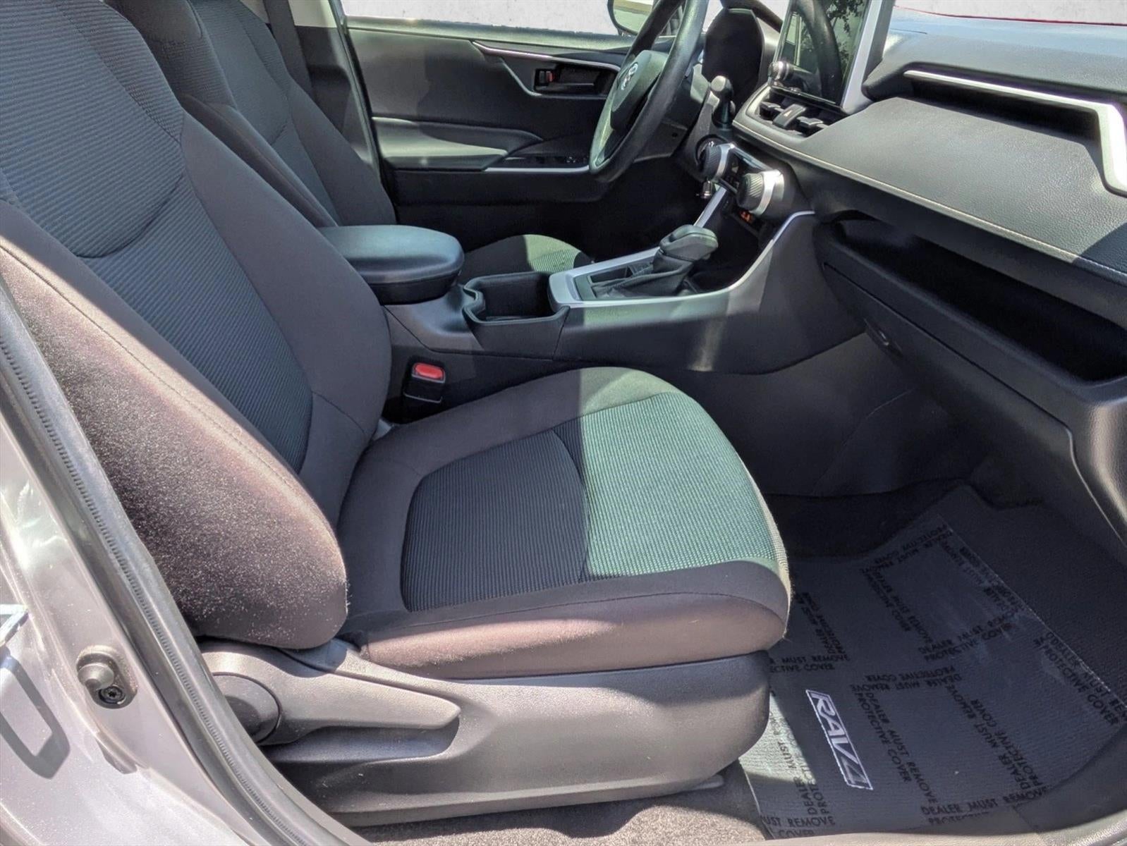 2023 Toyota RAV4 LE FWD (GS)