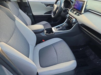 2024 Toyota RAV4 XLE FWD (GS)