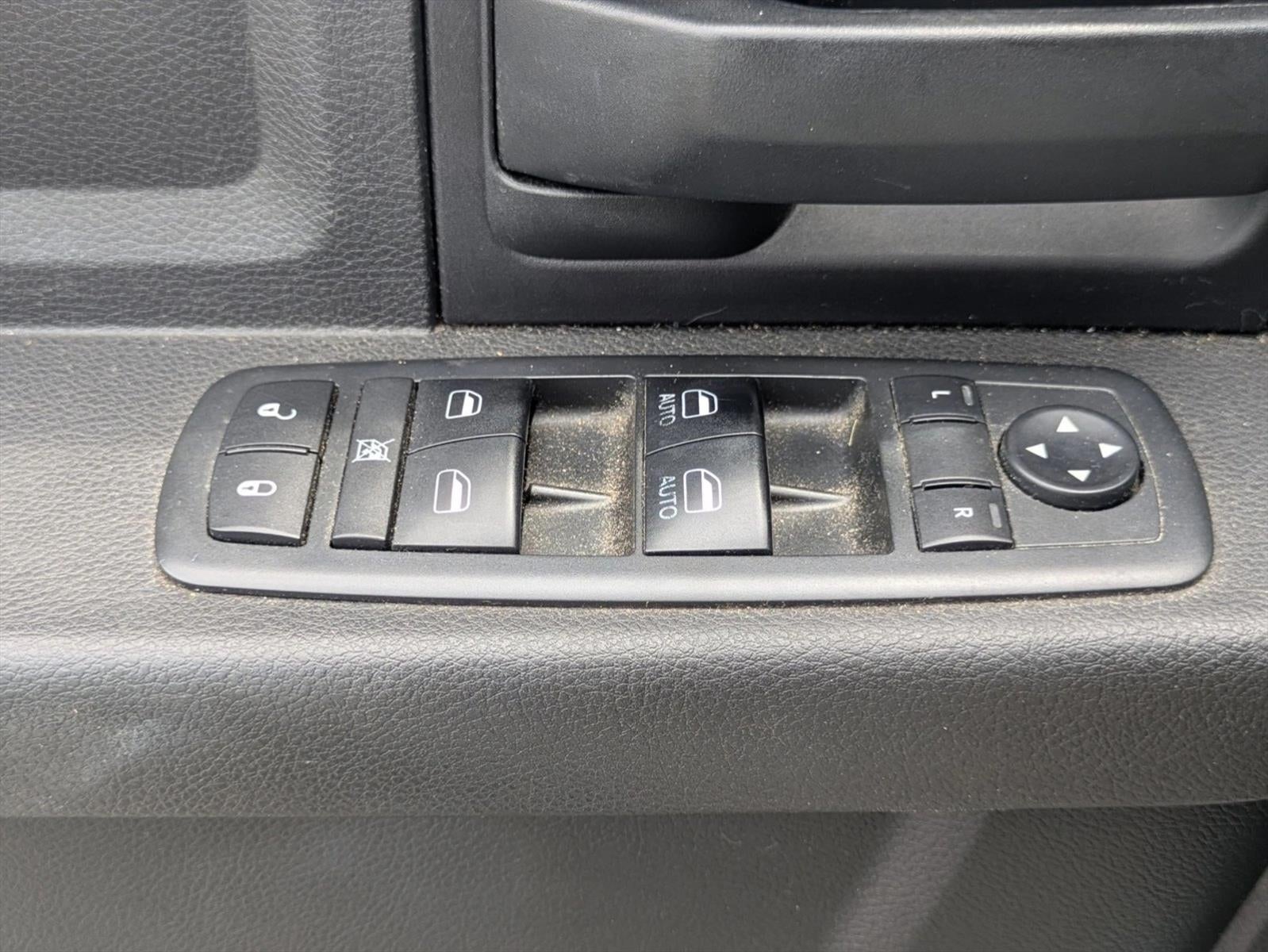 2018 RAM 2500 Tradesman 4x4 Crew Cab 6'4" Box