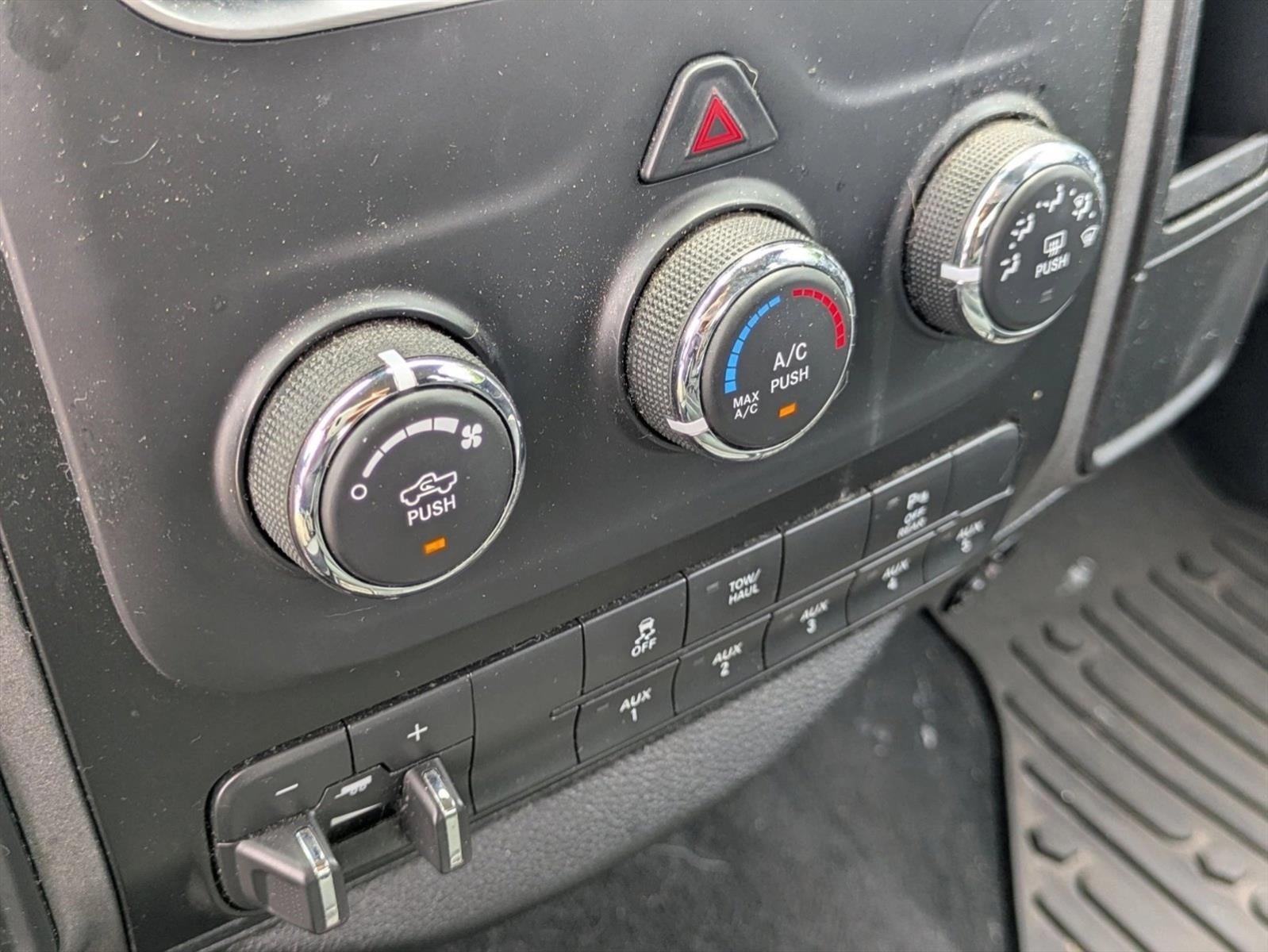 2018 RAM 2500 Tradesman 4x4 Crew Cab 6'4" Box