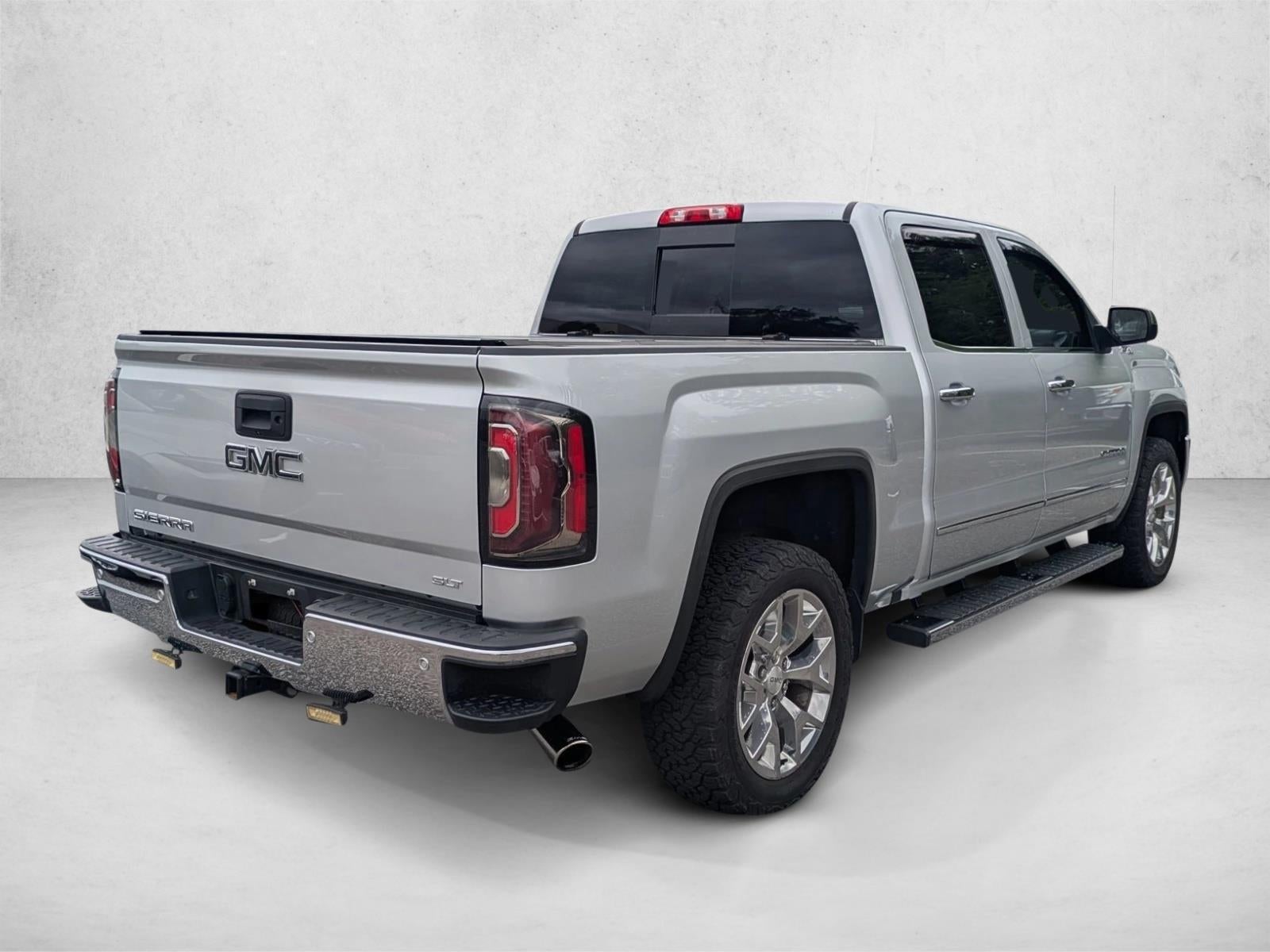 2017 GMC Sierra 1500 Crew Cab Short Box 4-Wheel Drive SLT