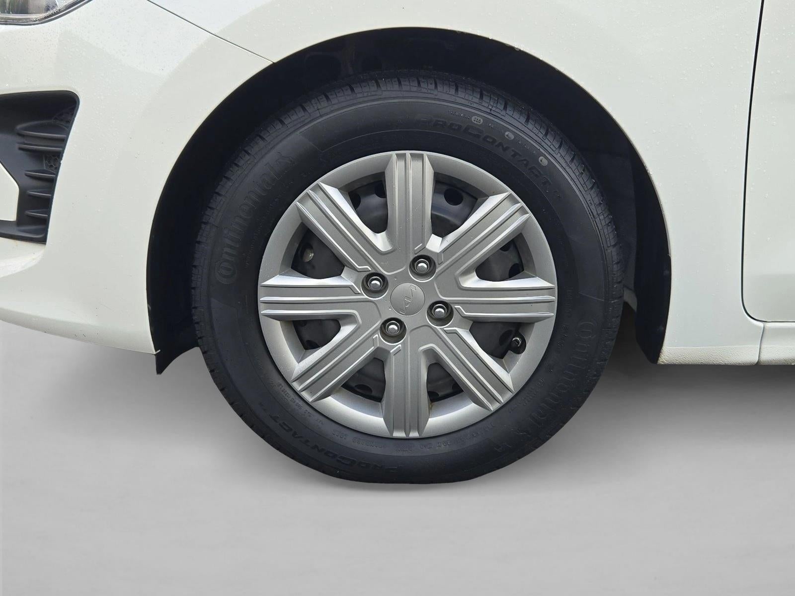 2023 Kia Rio 5-Door S IVT