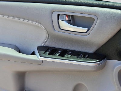 2017 Toyota Camry Hybrid XLE CVT (Natl)