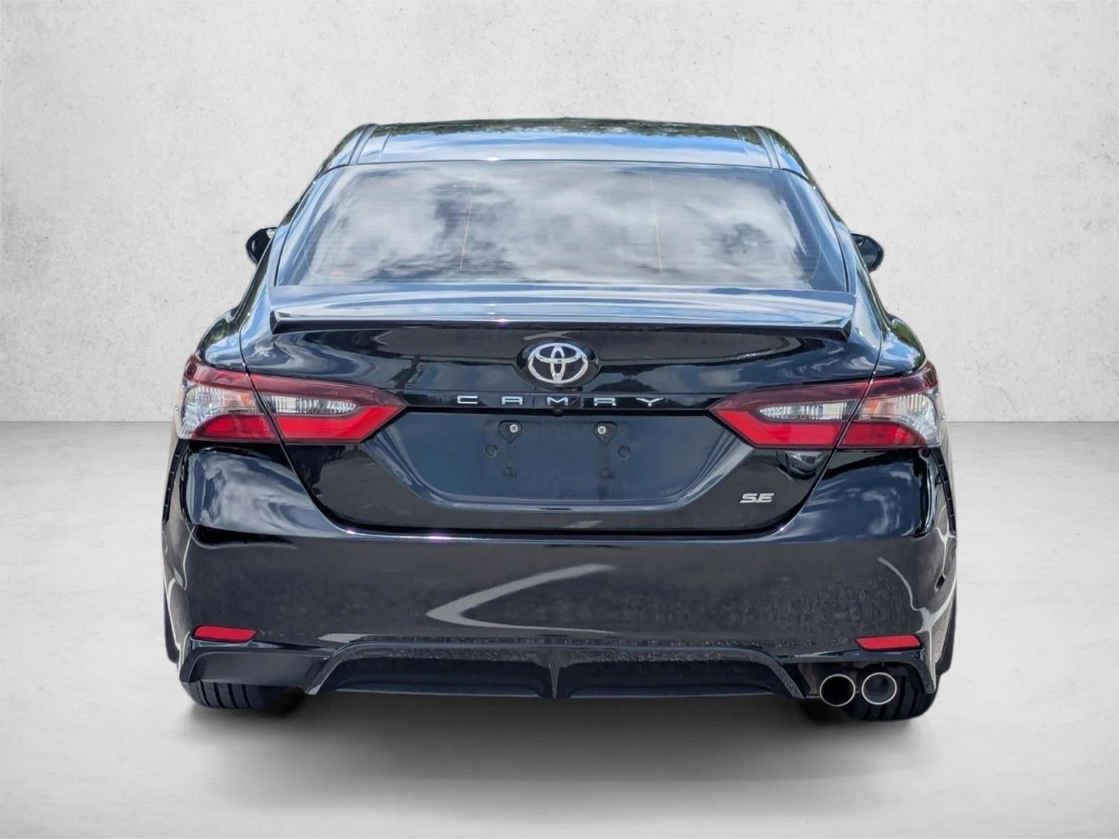 2022 Toyota Camry SE Auto (SE)