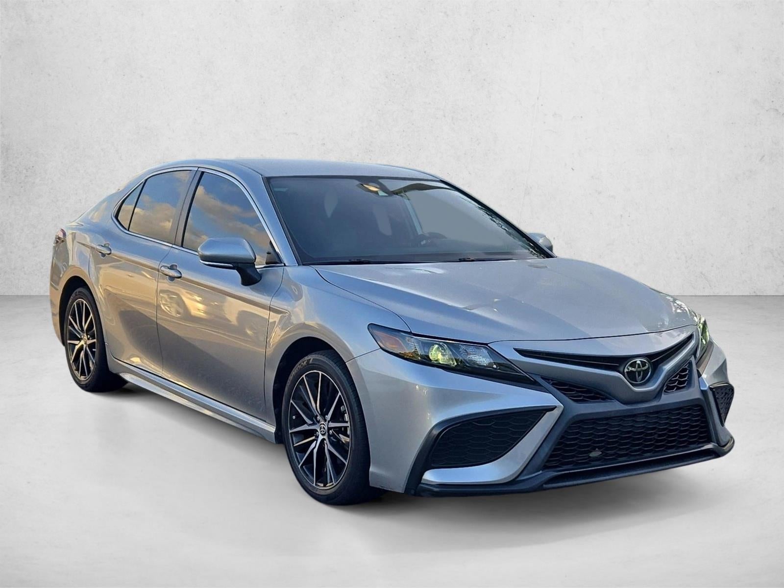 2023 Toyota Camry SE Auto (SE)