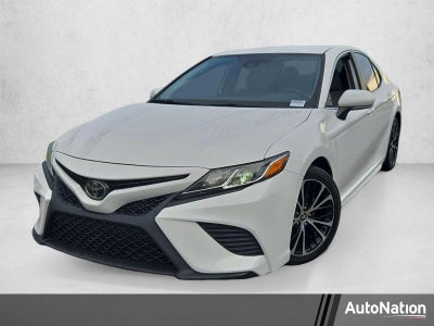 2020 Toyota Camry SE Auto (SE)