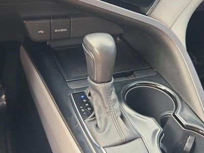 2020 Toyota Camry SE Auto (SE)