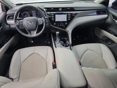 2020 Toyota Camry SE Auto (SE)