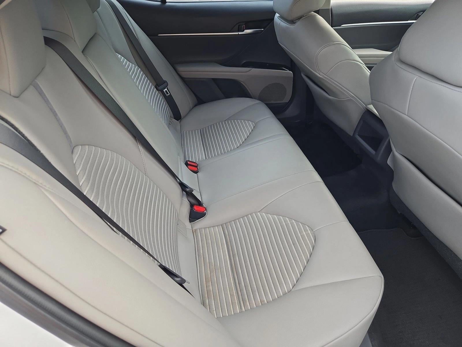2020 Toyota Camry SE Auto (SE)