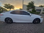 2020 Toyota Camry SE Auto (SE)