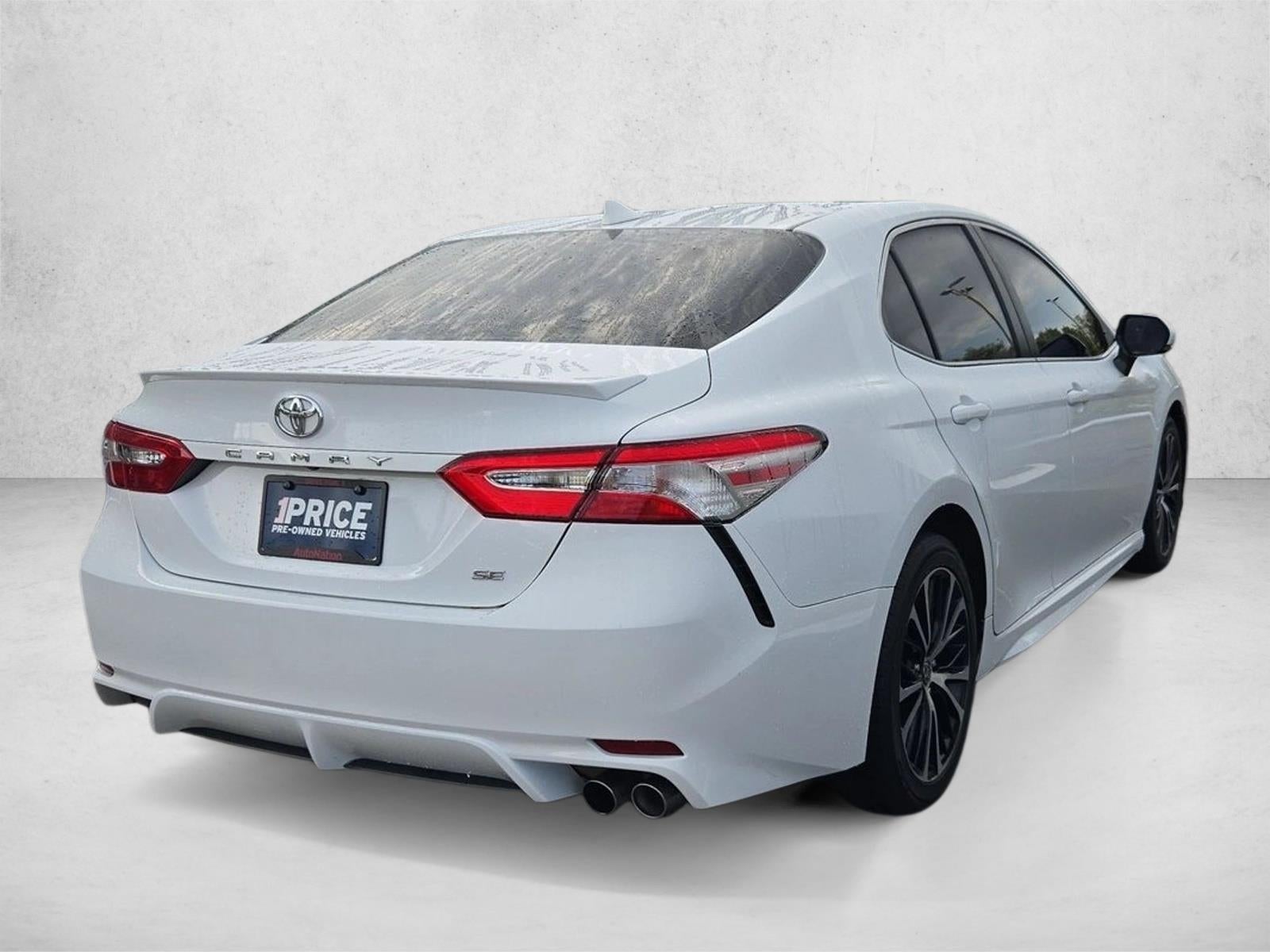 2020 Toyota Camry SE Auto (SE)