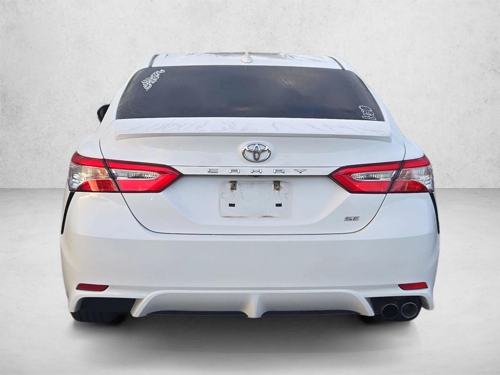 2020 Toyota Camry SE Auto (SE)