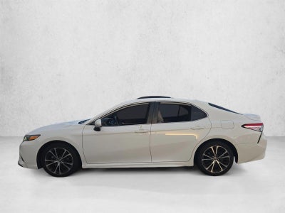 2020 Toyota Camry SE Auto (SE)