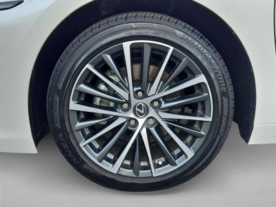 2025 Lexus ES 300h FWD