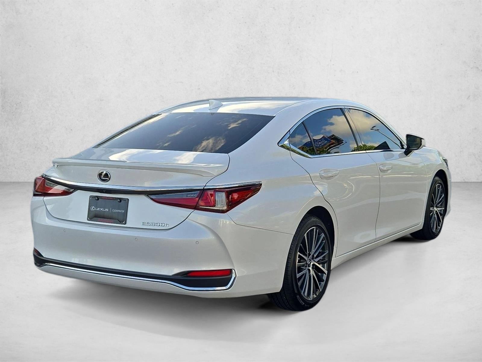 2025 Lexus ES 300h FWD