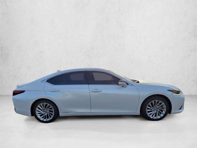 2021 Lexus ES 300h Ultra Luxury FWD