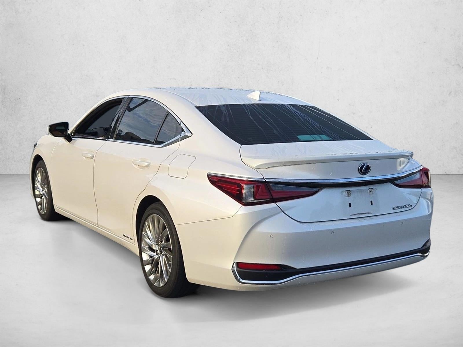 2021 Lexus ES 300h Ultra Luxury FWD