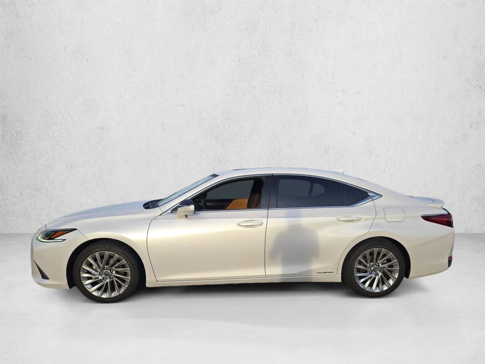 2021 Lexus ES 300h Ultra Luxury FWD