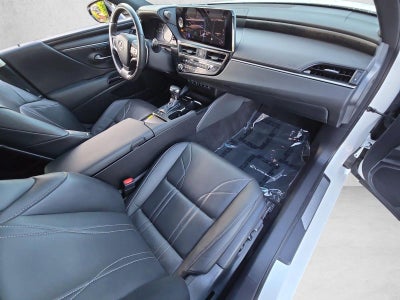 2024 Lexus ES 300h Ultra Luxury FWD