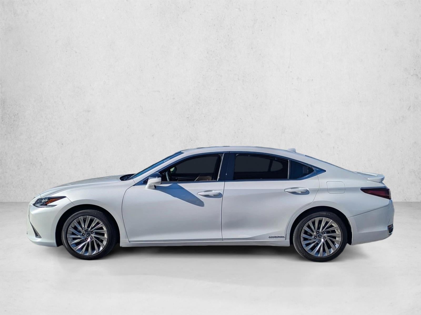2022 Lexus ES 300h Ultra Luxury FWD