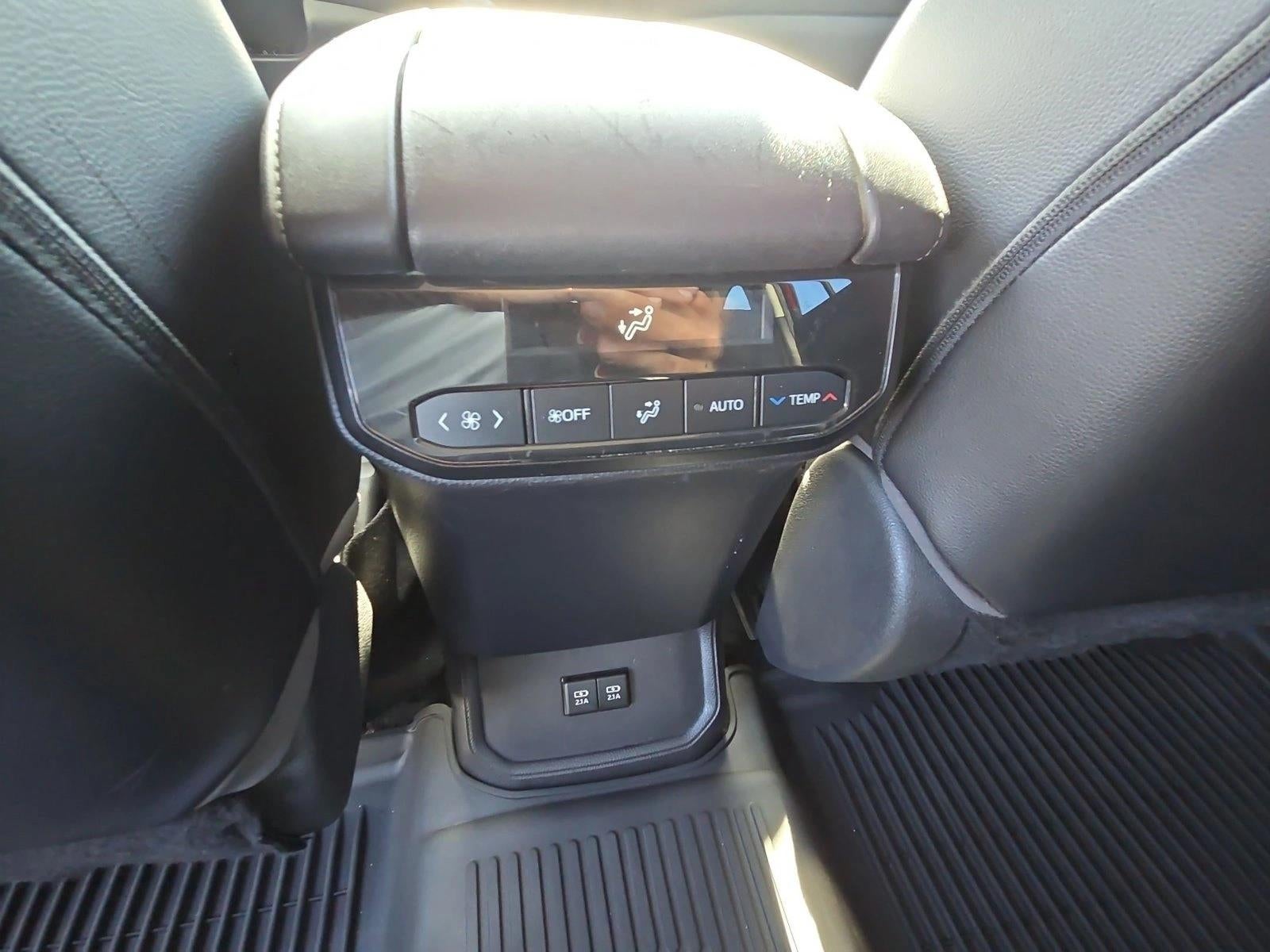 2021 Toyota Highlander XLE FWD (Natl)