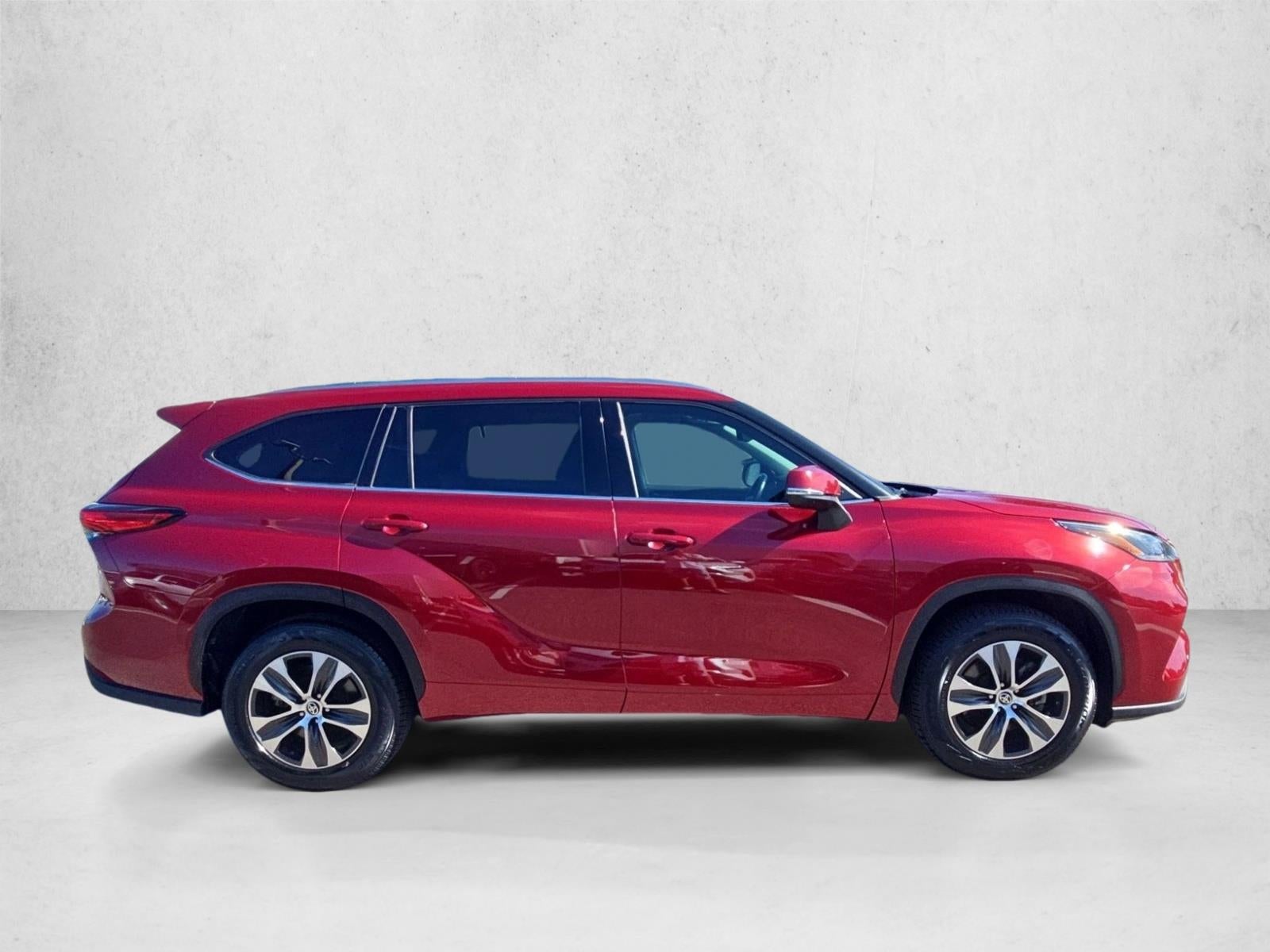 2021 Toyota Highlander XLE FWD (Natl)