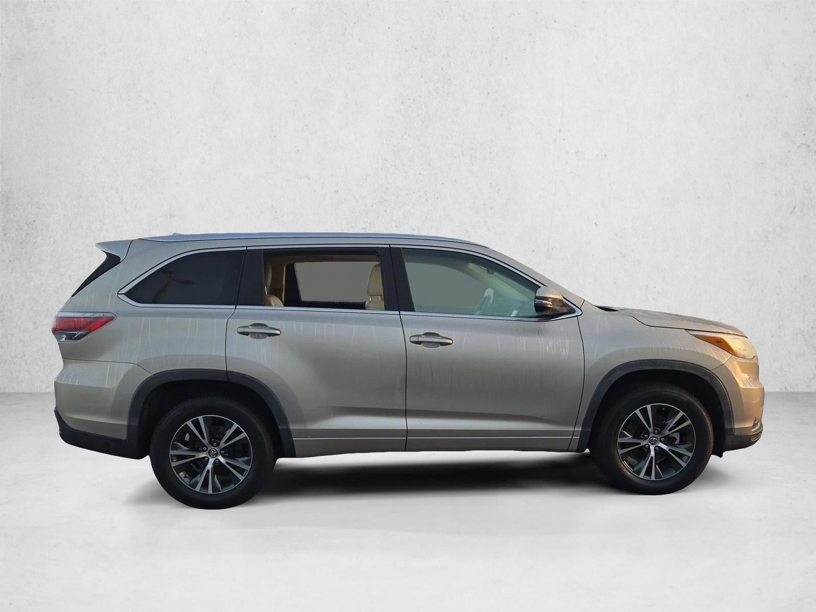 2016 Toyota Highlander FWD 4dr V6 XLE (Natl)