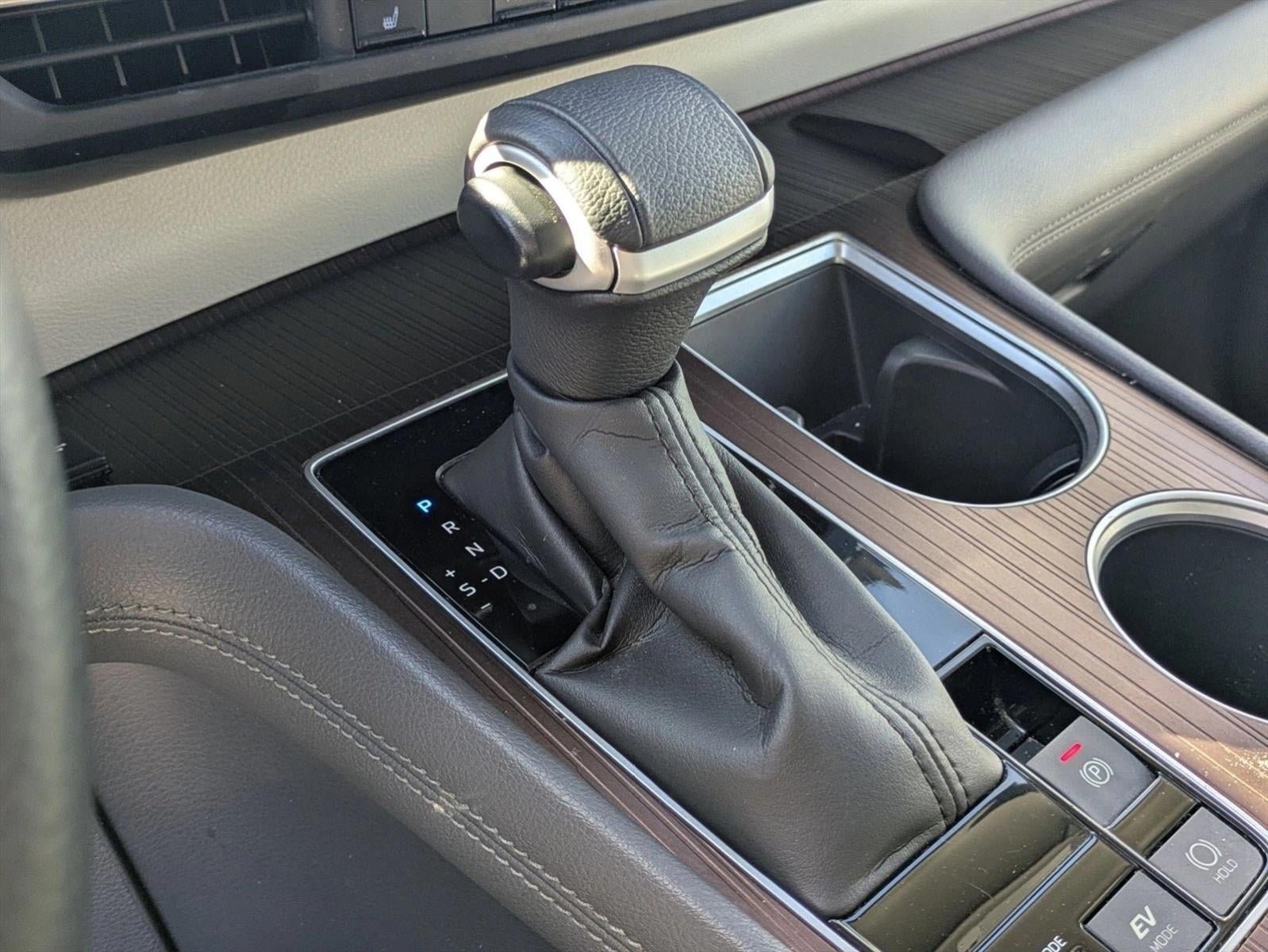 2022 Toyota Sienna XLE FWD 8-Passenger (Natl)