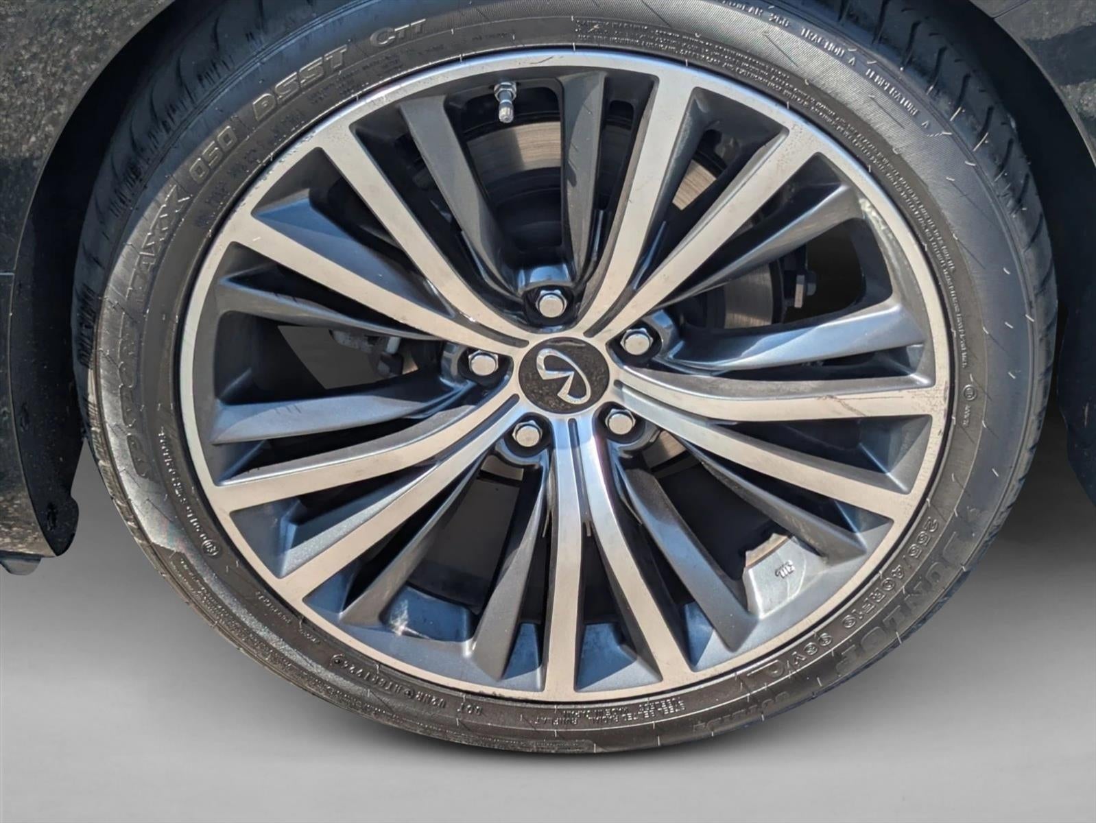 2022 INFINITI Q60 LUXE RWD