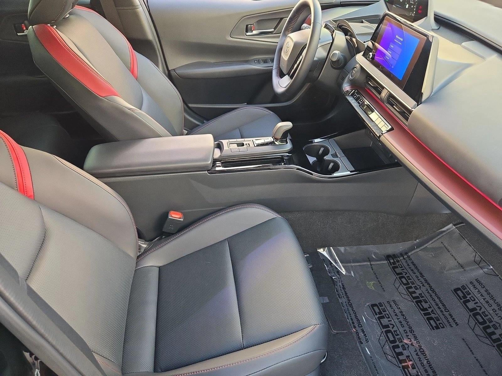 2026 Toyota Prius Plug-In Hybrid XSE (Natl)