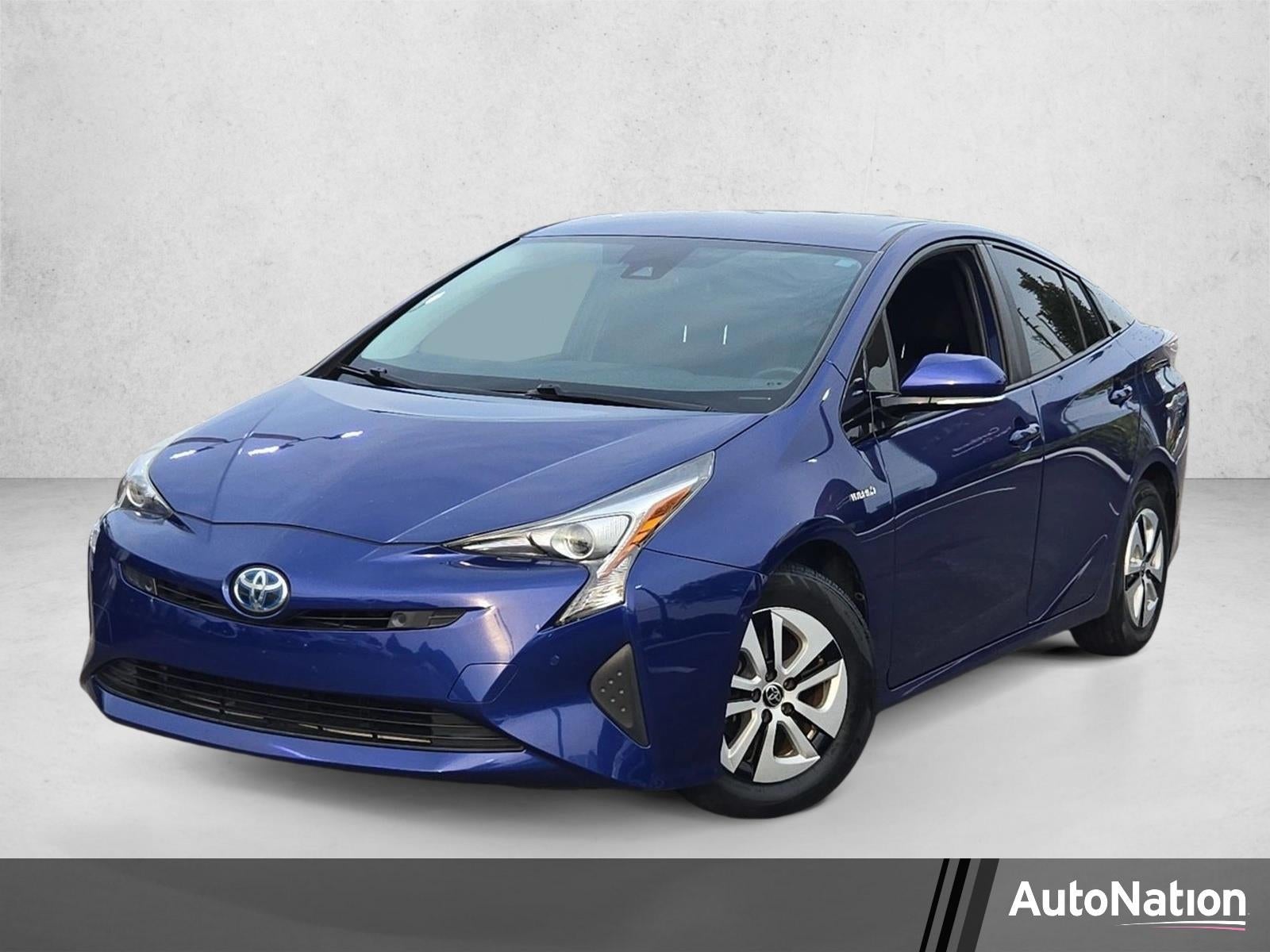 2017 Toyota Prius Three (Natl)