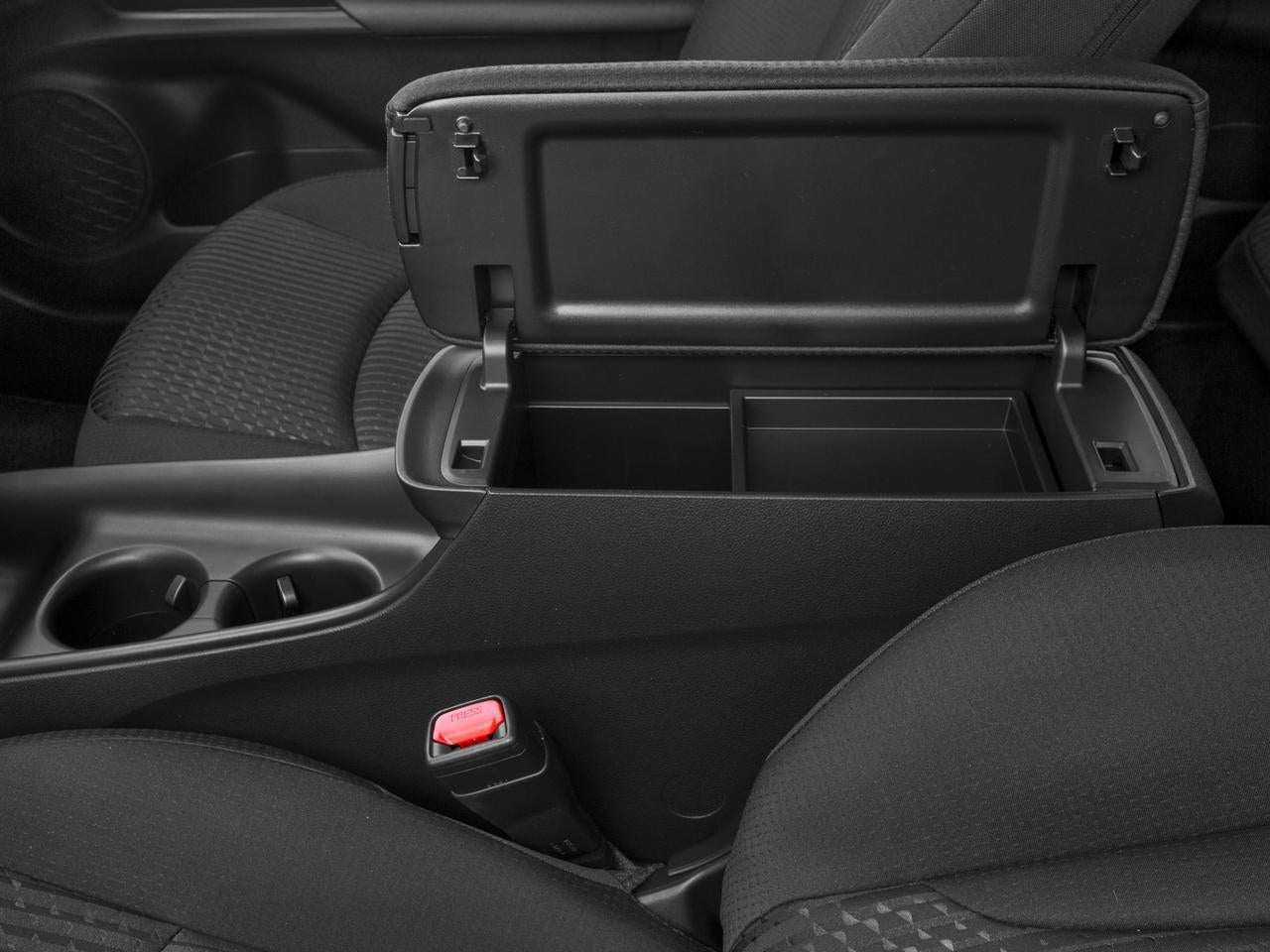 2017 Toyota Prius Three (Natl)