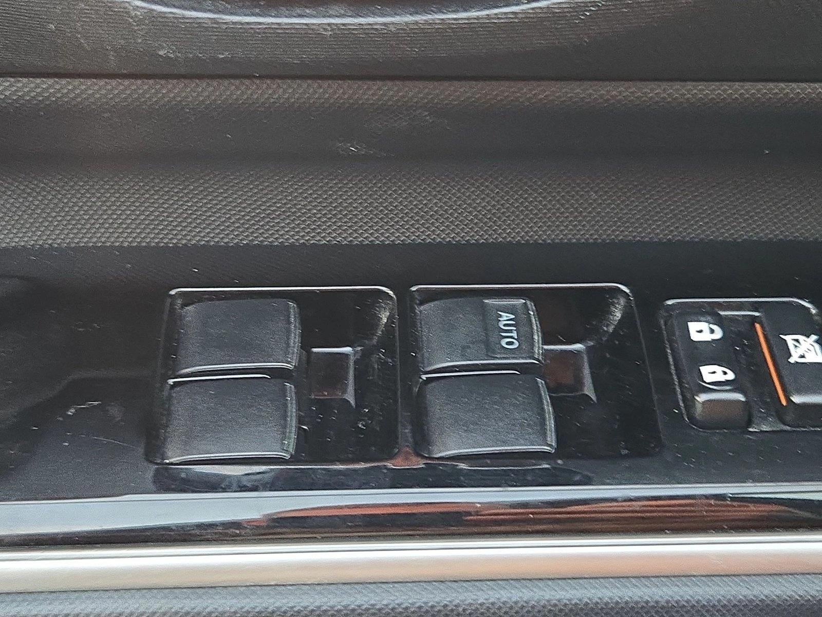 2015 Toyota Prius c 5dr HB Two (Natl)