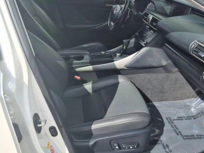 2018 Lexus IS 300 RWD