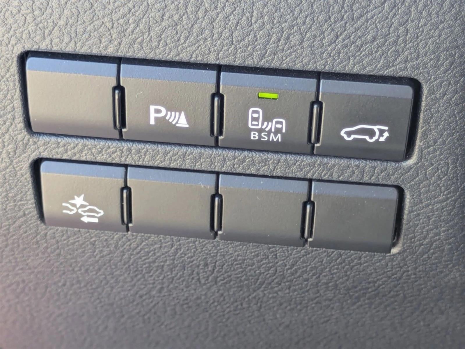 2016 Lexus NX Turbo FWD 4dr
