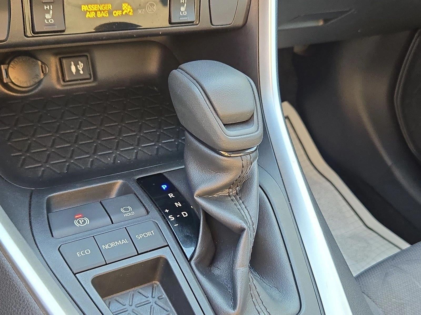 2019 Toyota RAV4 XLE FWD (GS)