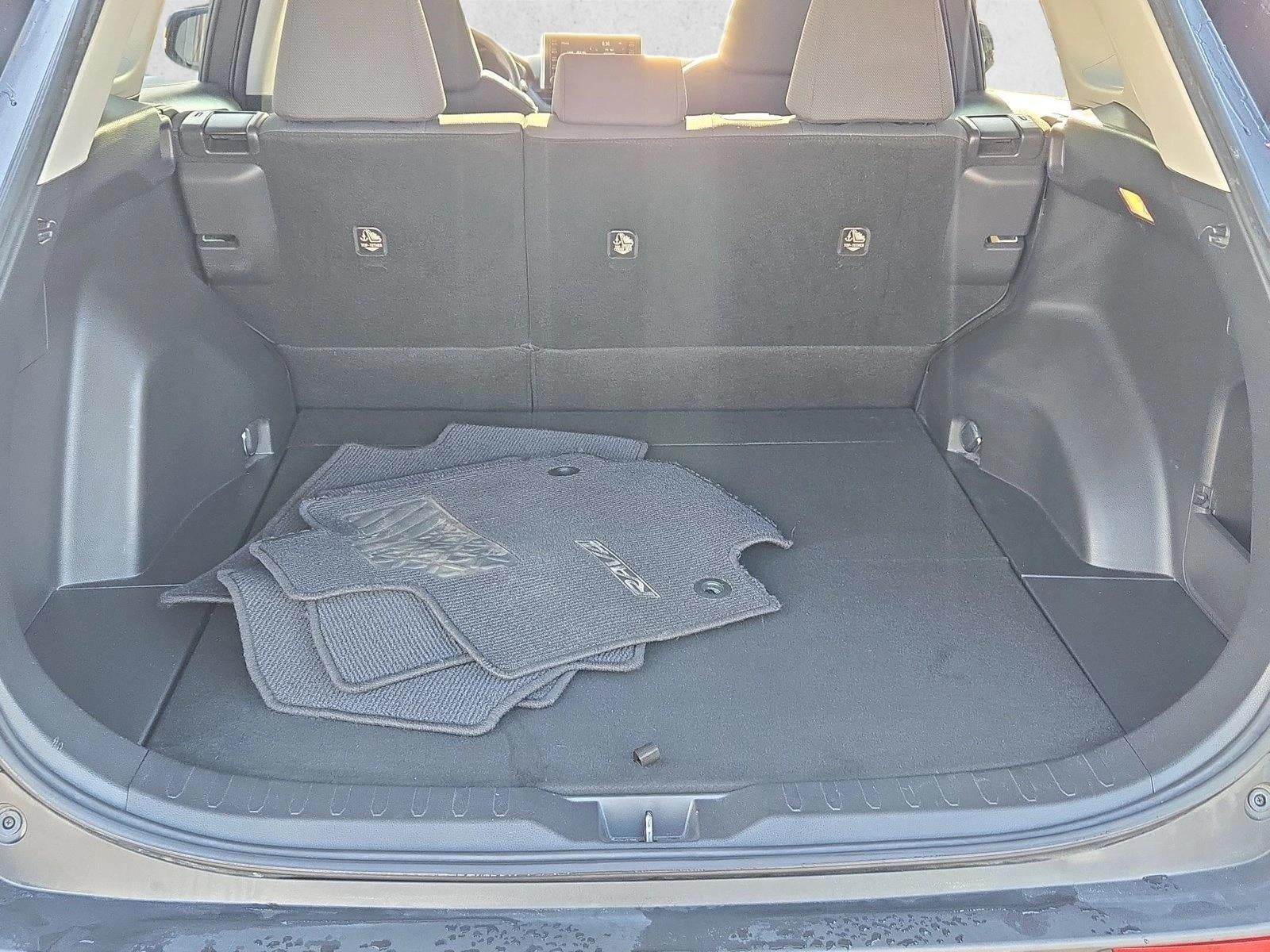 2019 Toyota RAV4 XLE FWD (GS)