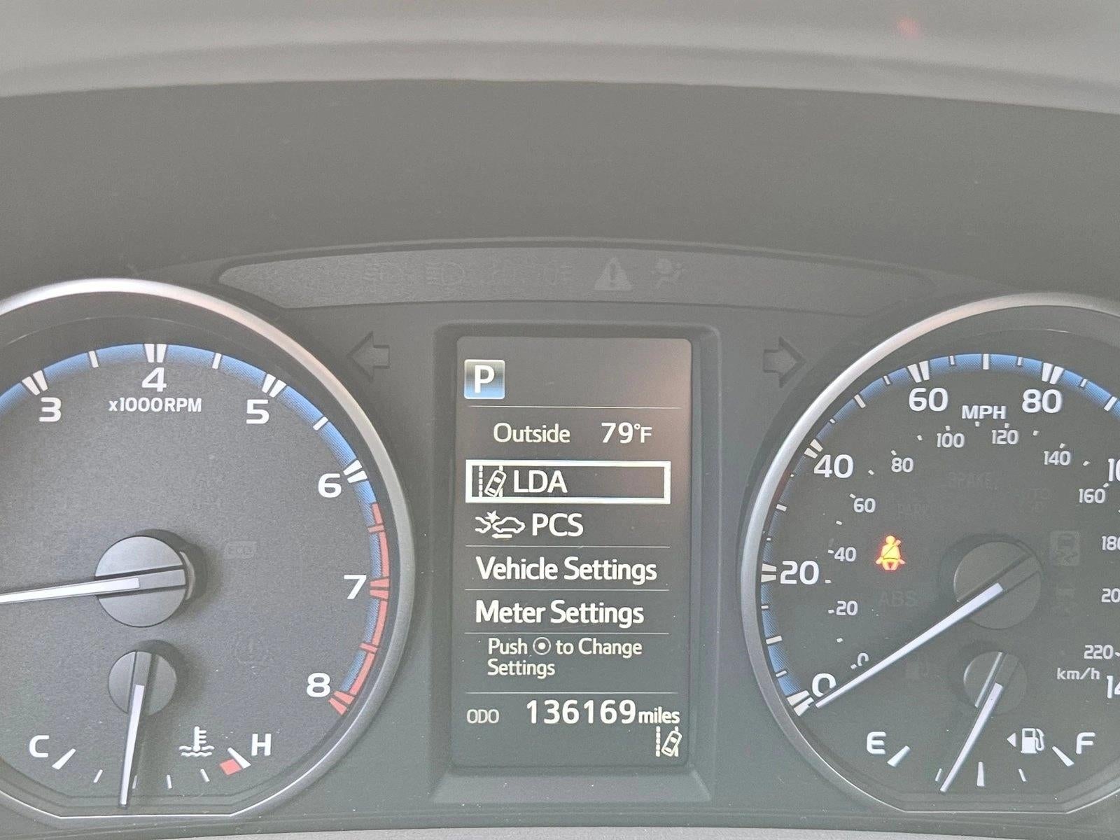 2017 Toyota RAV4 LE FWD (GS)