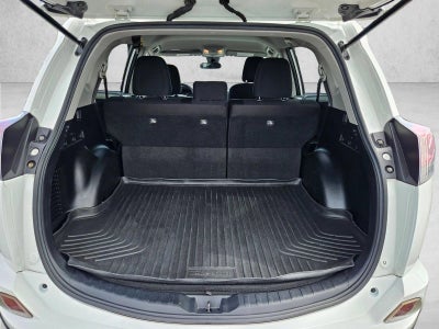 2017 Toyota RAV4 LE FWD (GS)