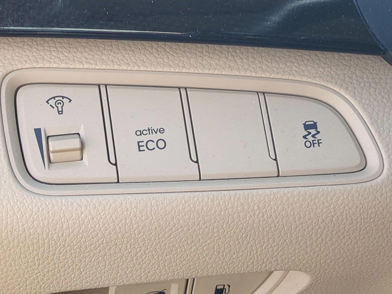 2013 Hyundai AZERA 4dr Sdn