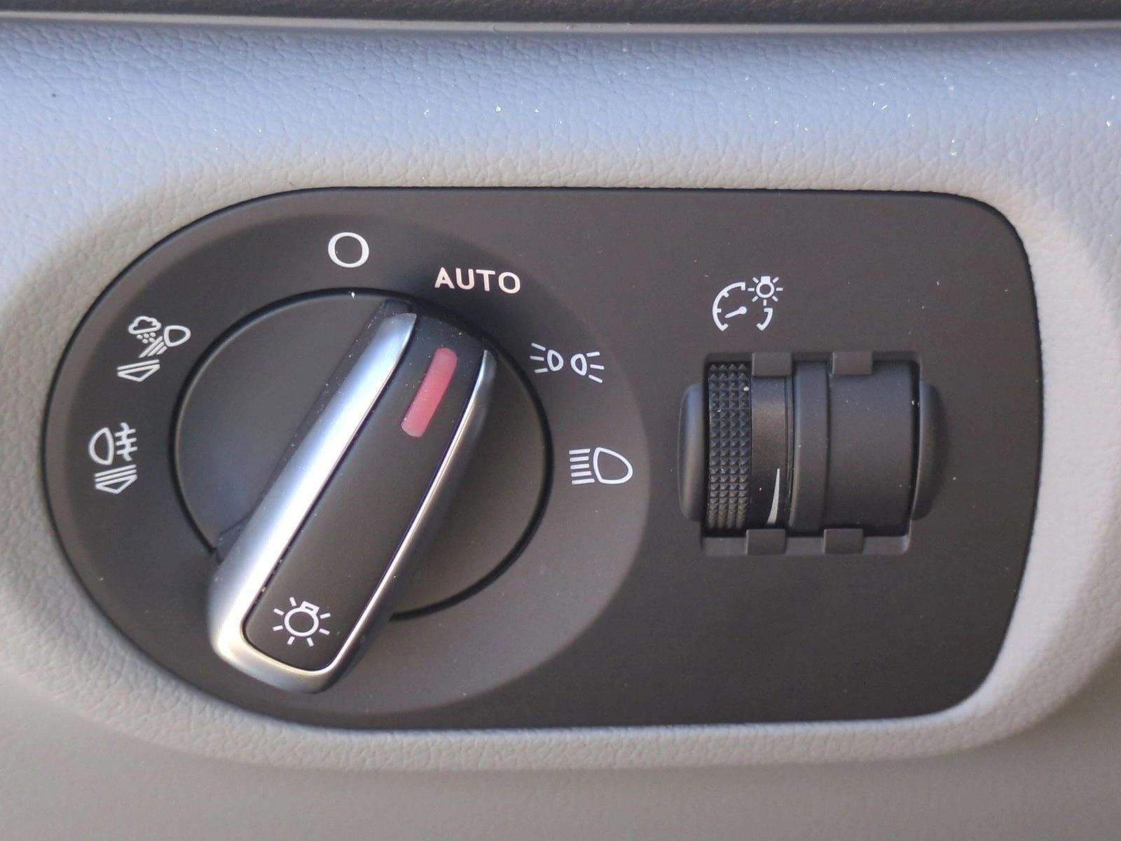 2018 Audi Q3 2.0 TFSI Premium FWD