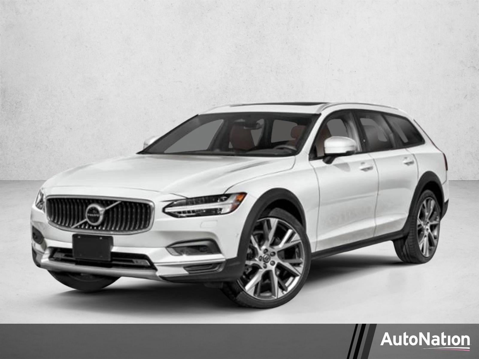 2025 Volvo V90 Cross Country B6 AWD Plus
