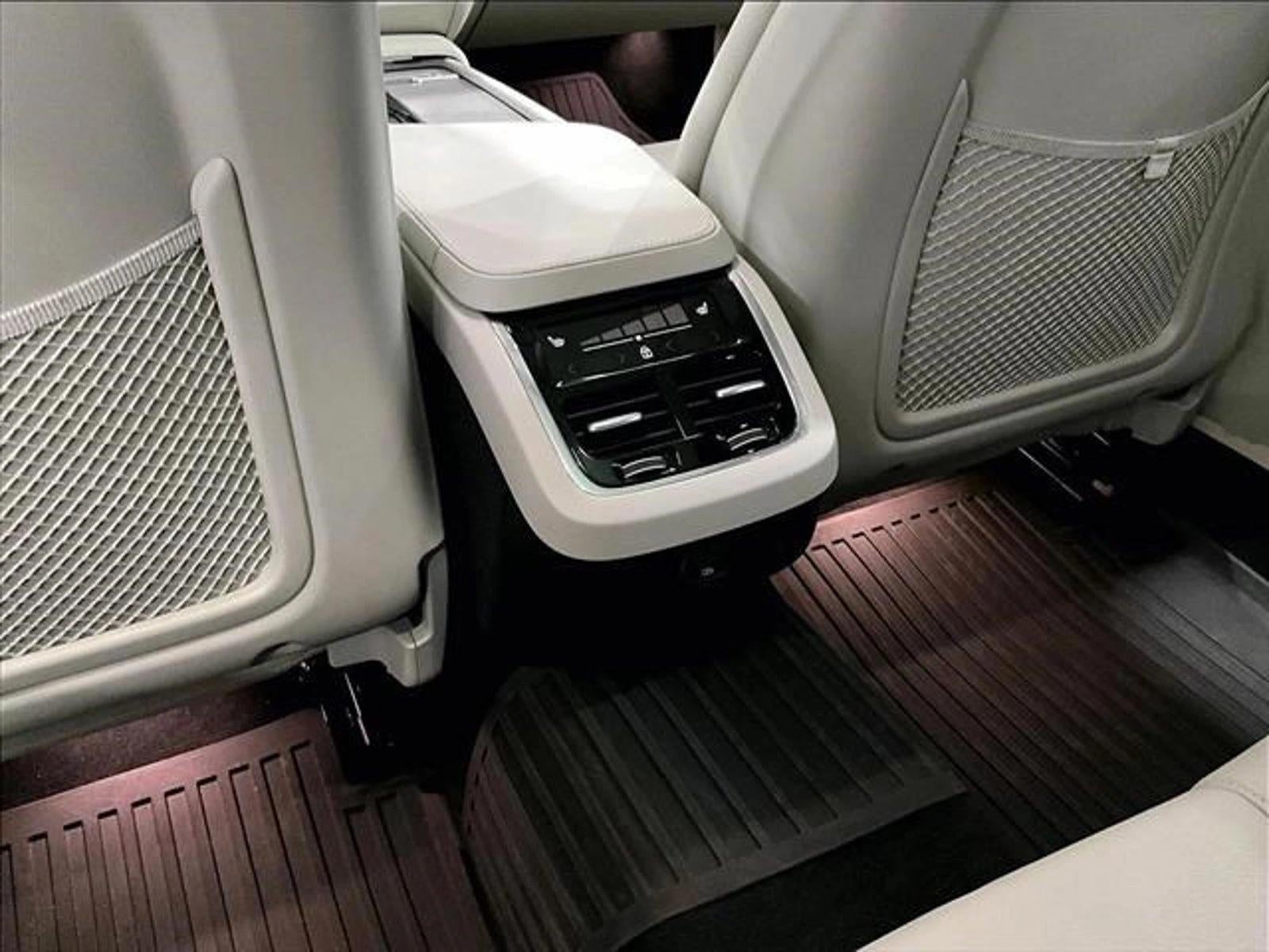 2025 Volvo V90 Cross Country B6 AWD Plus