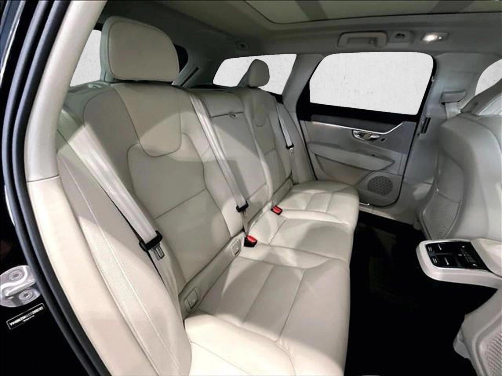 2025 Volvo V90 Cross Country B6 AWD Plus