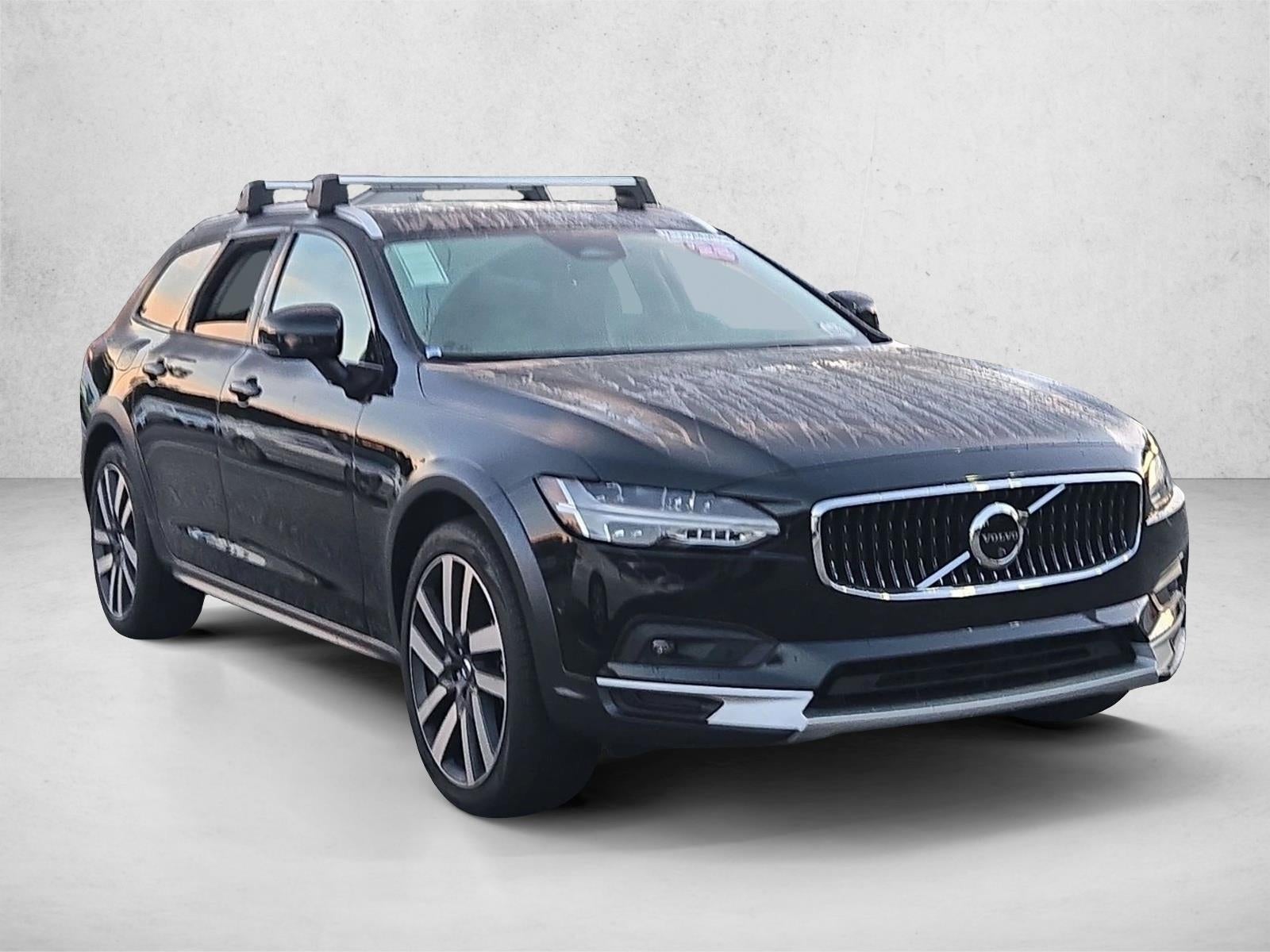 2025 Volvo V90 Cross Country B6 AWD Plus