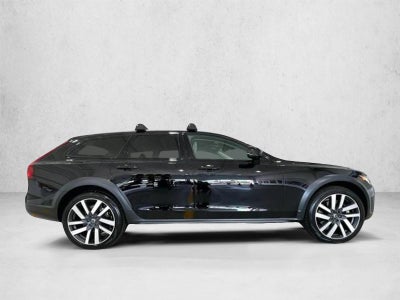 2025 Volvo V90 Cross Country B6 AWD Plus