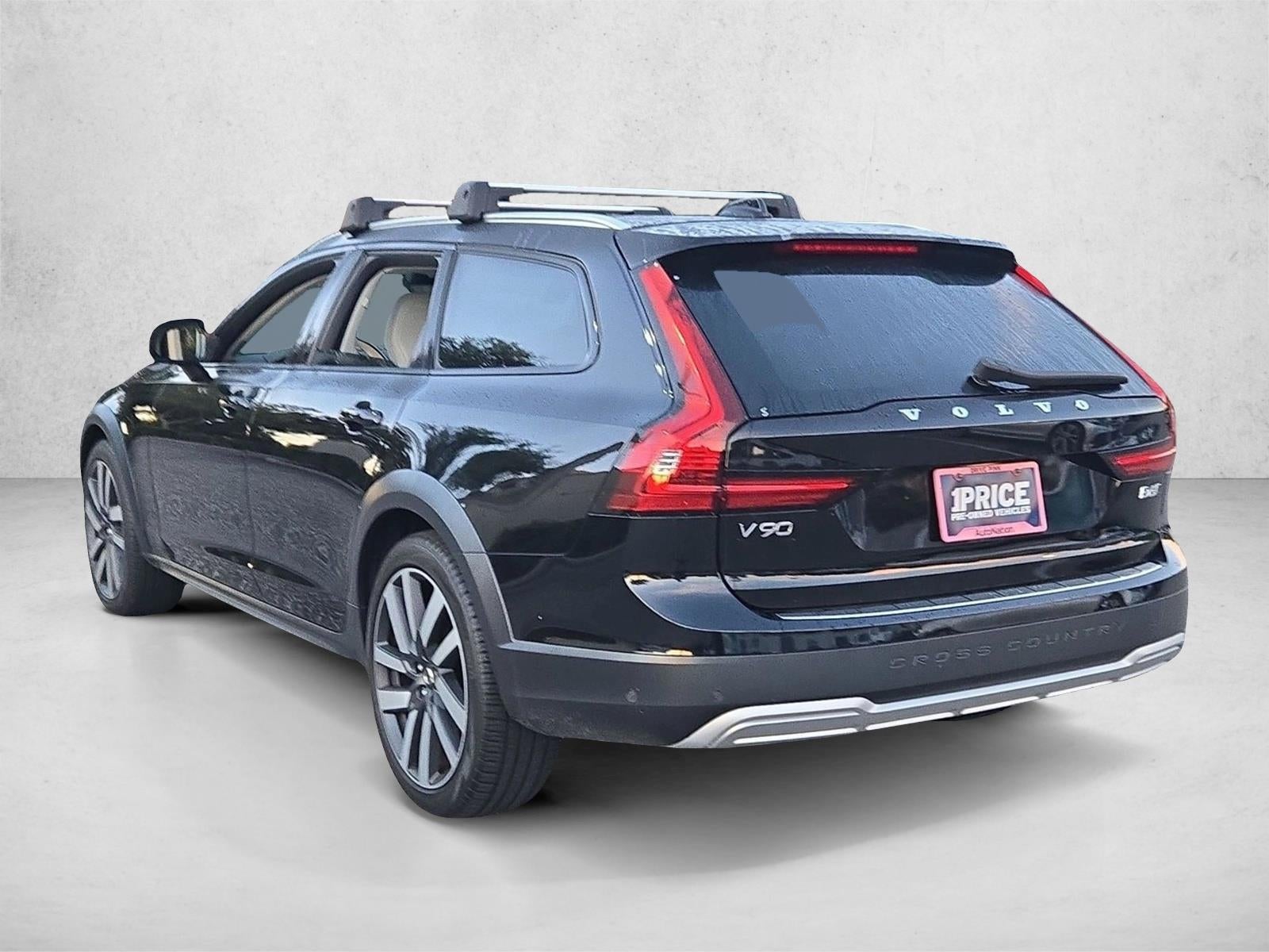 2025 Volvo V90 Cross Country B6 AWD Plus